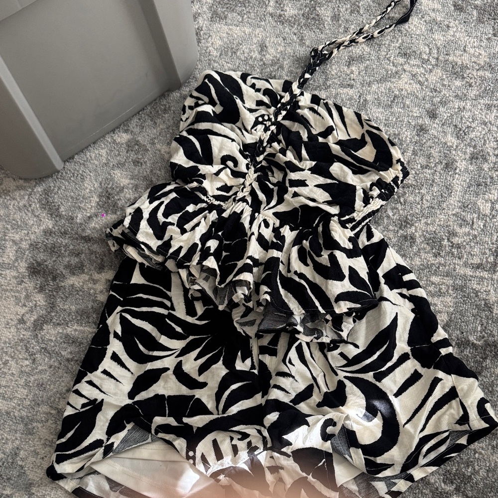 Black and crème strapless set